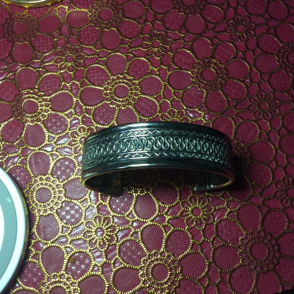 **Sale** Vintage Balinese Style Silver Tone Bangle Bracelet